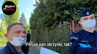 Policjanci pilnują skrzynki na listy Kaczyńskiego – „To moje hobby”
