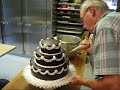 The Dutch Epicure Shop - Decorating a Wedding Cake 1 The Dutch Epicure Shop - Decorating a Wedding Cake 1