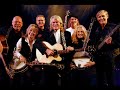 1976. Big tour of Pesnyary in USA 1. Ya postavil konika - I left my horse near the gate - belorussian folk song 2. Veronika The group was created in Belarus (Byelorussia, the USSR) in 1967/68 as LIAVONY (