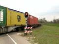 Veolia class66 dieselloc with intermodal april 10 2007!!!!!!