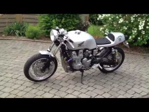 seven fifty - Schöner Cafe Racer auf Basis Honda RC 42. Umbaumaßnahme dauerte neun Monate. Super viele Extras und Modifizierungen. Viel Spaß :-) Racing Auspuff +++ Speiche...