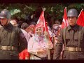 ŞEHİDİMİZ İZZET EMİR'İN ÖZGEÇMİŞİ:        Şehit Piyade Uzman Çavuş İzzet Emir, 15 Mayıs 1979 tarihinde Trabzonİlinde doğmuş olup, Giresun İli Çanakçı İlçesi Saray Köyü nüfusunakayıtlıdır. İlköğretimini Zonguldak İli İhsaniye İlçesi Cengiz Topelİlköğretim Okulu'nda, orta öğretimini Çanakçı Lisesi'ndetamamladıktan sonra, 12 Ağustos 2003 tarihinde Piyade Uzman Çavuş olarakgöreve başlamıştır.2003-2006 tarihleri arasında Kıbrıs Doğancı 3. Mekanize Piyade BölükKomutanlığı emrinde Manga Komutanı görevinde, 2006-2007 tarihleriarasında Gaziantep 5. Zırhlı Tugay Komutanlığına bağlı 2. MotorluPiyade Tabur Komutanlığı Karargah Destek Bölüğü Keskin Nişancı TimKomutanı görevinde, 2006 Ağustos-2006 Aralık tarihleri arasında 2. MotorluPiyade Tabur Komutanlığı Karargah Destek Bölüğü Keskin Nişancı TimKomutanı olarak Diyarbakır'ın Lice İlçesi'ne geçici görevle, 13Mayıs 2007 tarihinde 2. Motorlu Piyade Tabur Komutanlığı Karargah DestekBölüğü Keskin Nişancı Tim Komutanı olarak Hakkari Merkez OğulKöyü'nde göreve başlamış, 17 Ağustos 2007 günü saat 21.30'daHakkari Merkez Oğul Köyü İyidere mevkiinde bölücü terör örgütümensupları ile çıkan silahlı çatışmada şehit olmuştur.