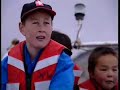 gr�nlands gletscher schmelzen. ihre eismassen bringen immer schneller immer mehr wasser ins meer. das l�sst den meeresspiegel weltweit ansteigen.  informieren sie sich auf http://www.greenpeace.de/klima und handeln sie jetzt: �ben sie druck auf die autohersteller aus, sprit-sparende autos zu bauen, bestellen sie �kostrom und sparen sie energie.