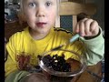 Tuukka eats healthy berries Tuukka eats healthy berries