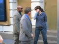 julia-roberts-signs-autographs.html