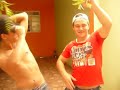 Festa no barraco do Alex