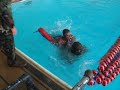 Sollten nicht alle Soldaten schwimmen k�nnen?