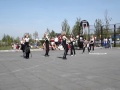 Emma danst met meidengroep in Griftpark