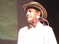 este video presenta a gerardo varela y petrona martinez a duo en barranquilla con la cancion el rey de la cumbia, disfrutenlo email:geravarela@yahoo.es