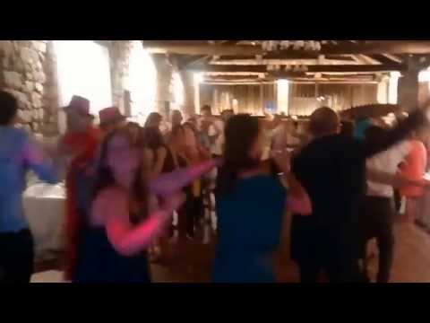 Conga en una boda con La Duendeneta a ritmo de Aretha Franklin