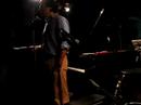 jo�o moreira dos santos, autor do blogue jazz no pa�s do improviso! (www.jnpdi.blogspot.com), apresenta o concerto do 4.� anivers�rio deste blogue, espect�culo protagonizado pelo quinteto de herb geller no hot clube de portugal, no dia 9 de outubro de 2007.