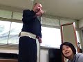 Click here to watch this video 2012 おかえり祭り用 袴の着付 その1
