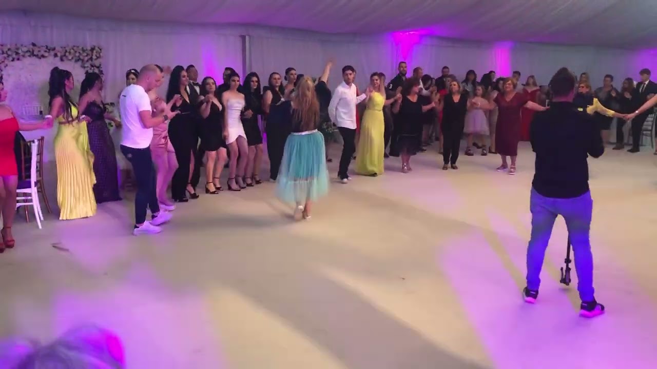 Show cu umor și parodii muzicale-nunta 2022