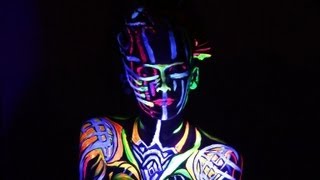 Clothes come off for Austrias bodypaint festival