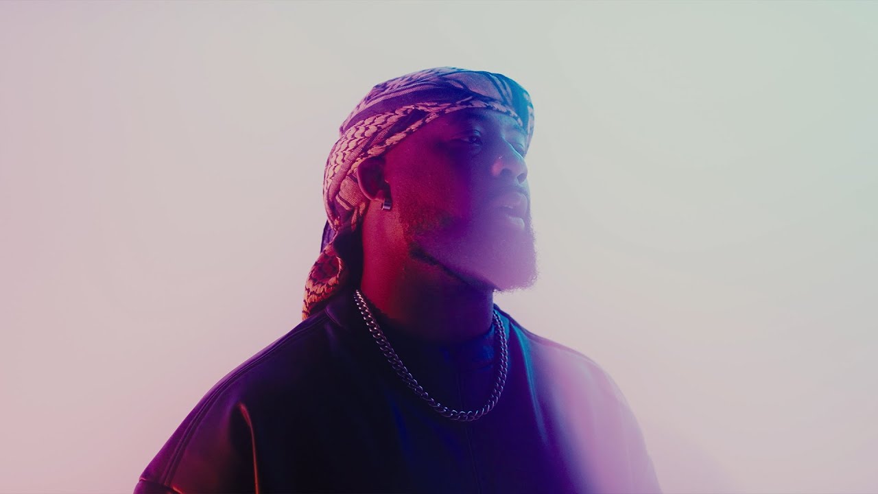 Daughtry Brings Holiday Hard Rock Bliss to Oakdale Theatre