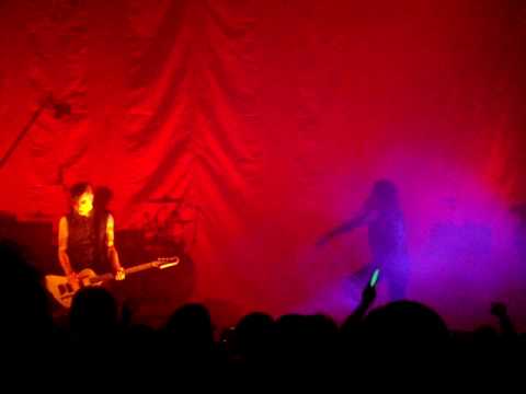 Marilyn Manson at State Theatre- Leave a scar (live)