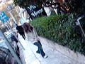 Retardadas no meio da rua!