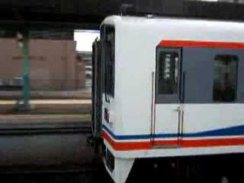 取手行発車