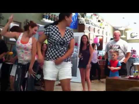 video-linktoworks-"Minute to Win It" Baby Shower Game