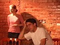 mesterkurzus, avagy m�sk�pp is lehet (vers-sz�nh�z) 
 
hogyan kell verset mondani? nem j� a k�rd�s. csak rossz v�laszt lehet adni. hogyan szabad verset mondani?  valamivel jobb, de m�g mindig nem pontos. a v�lasz erre: sokf�lek�ppen. hogyan lehet verset mondani? a r�vid v�lasz: sehogyan. mi�rt? mert annyif�le �rtelmez�s, �rzelmi megk�zel�t�s, megform�l�s, el?ad�i sz�nd�k lehets�ges, hogy minden el?ad�s ad�s marad a teljes eg�sszel, a verssel mag�val.

r�szlet a premierb?l - pilinszky j�nos: ne f�lj
szerepl?k: borombovits �gnes �s papp d�niel
rendez?: vars�nyi anik�