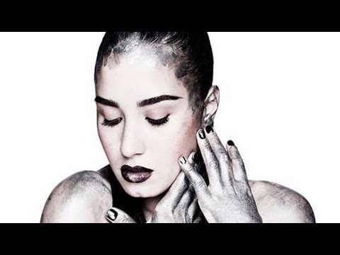 Demi Lovato Book FIRST Look -