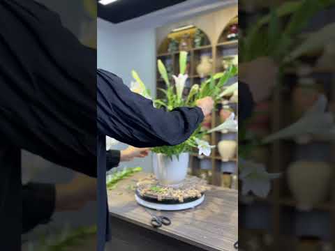 Bình Cắm Hoa Đài Sen Gốm Ngà Bát Tràng Men Sủi Cao 17cm