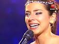 Daniela Castillo muy emocionada en el programa Estrellas en el Hielo junto a Rafael Araneda, debido a la nostalgia de volver a Chile y su separacion con Matias Novoa.