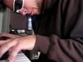 Damian tocando piano #1