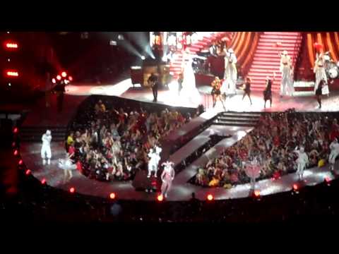 We Are Never Ever Getting Back Together, Rogers Centre, Toronto,