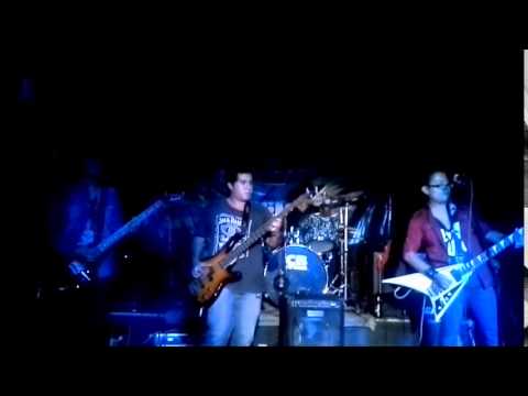 Entre los labios del diablo, en vivo desde multiforo 246