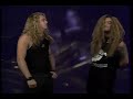 iggor e max cavalera em seu visu trash apresentando videos para a mtv em 1991