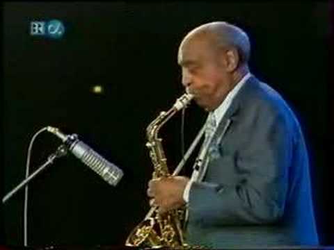 vine street - Vine Street Rumble (Kansas City Suite) par Benny Carter et le WDR Big Band dirigé par John Clayton en 1989 à Berlin.