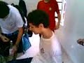 gean sendo prezo na cadeira