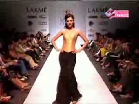 Gaurah Khan Wardrobe Malfunction Video