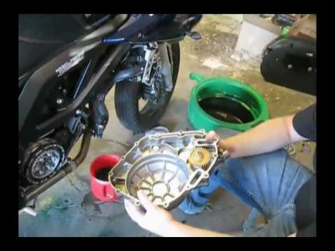Maintenance: Clutch Replacement Part 1(2008 Suzuki SV650-S) ft. Chris