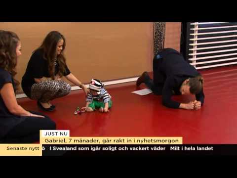 Gabriel, 7 månader, går rakt in i Nyhetsmorgon - Nyhetsmorgon (TV4)