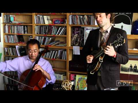 tiny desk concert - The genre-bending cellist Yo-Yo Ma heads a dream team of string players -- Edgar Meyer, Chris Thile, Stuart Duncan -- who borrow from bluegrass. The quartet,...