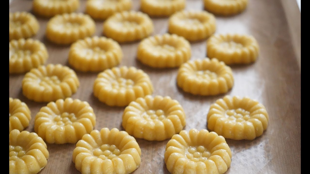 10 Korean Traditional Snacks You Have To Try When You Visit Seoul