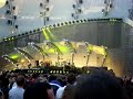 oh what a night!!!! genesis playing in london, 2007-07-08, in twickenham stadium, with brian may (queen) and nick mason (pink floyd) in the audience. brian loved the phil's jokes with the audience, he smiled during the whole show!!!
