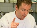 Elke week maakt chefkok Marco Poldervaart van restaurant de Gastronoom in Harlingen een heerlijk gerecht op GPTV. In deze aflevering maakt Marco voor u... gekonfijte tomaat