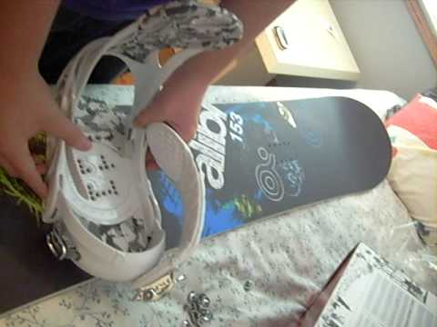 how to fasten snowboard bindings