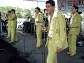 Ritmo alegre- la muerte de un judicial
