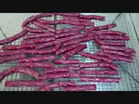 Got Beef? Got Venison? Great! Let’s Make Some Killer Good Cheddar/Jalapeno Snack Sticks! Got Beef? Got Venison? Great! Let’s Make Some Killer Good Cheddar/Jalapeno Snack Sticks!
