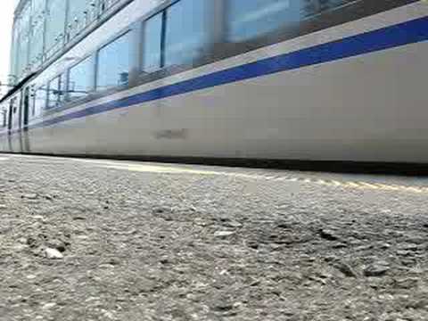 キハ181系「はまかぜ」　尼崎駅通過