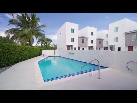 SPACIOUS & MODERN 3 BR TOWNHOME - EXCELLENT LOCATION!