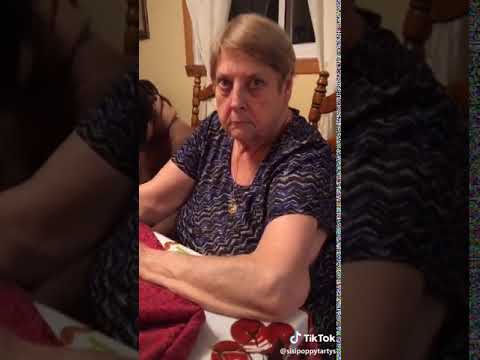 Babcia vs wnuczek, który postanowił nagrać z nią filmik