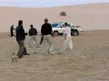 أبناء حلحول في المنطقة الشرقية من السعودية خرجوا للتنزه في البر ولعبوا كرة القدم