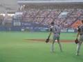 誰かを見つけた稀哲選手