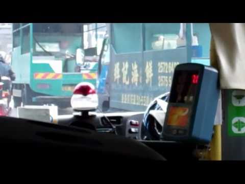 0 photo 0 Hong Kong Bus Driver Performs Miracle Multitasking Feat picture
