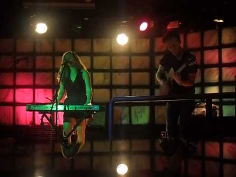 e.hehr - Greta Morgan of the Gold Motel and E. Hehr perform perfect in my mind acoustic live.